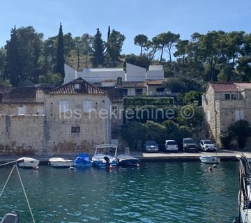 NOVOIZGRAĐENA VILA U BOBOVIŠĆE, BRAČ - cover