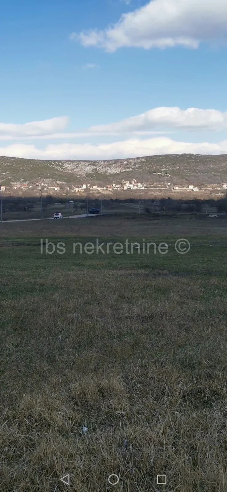 Zakup građevinskog zemljišta površine 10000m2 uz državnu cestu D1! - cover