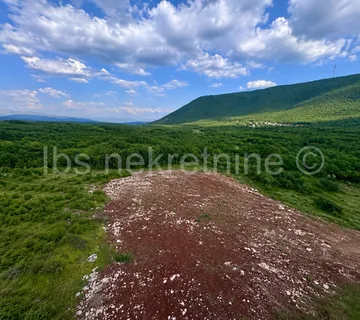 Radošić – zemljište 2.590 m² - Mogućnost parcelacije prema želji kupca - Radošić, Sinj
