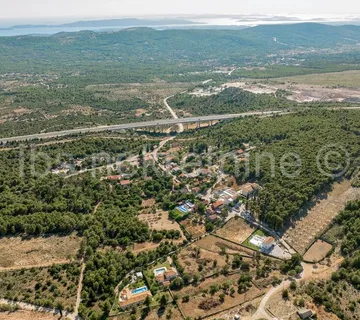 Dubrava kod Šibenika, građevinsko zemljište 1337 m2 - Dubrava Kod Šibenika, Šibenik - Okolica