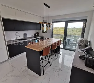 *** MODERNO NAMJEŠTEN TROSOBAN PENTHOUSE!!!*** - cover