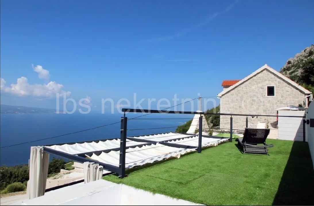 LUKSUZNA KUĆA S PREKRASNIM PANORAMSKIM POGLEDOM! - cover