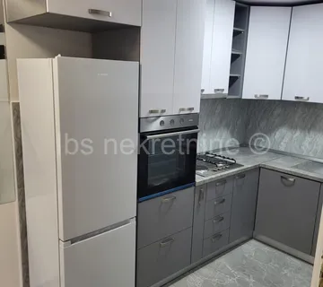 Sinj renoviran jednosoban stan u širem centru grada - Sinj, Sinj