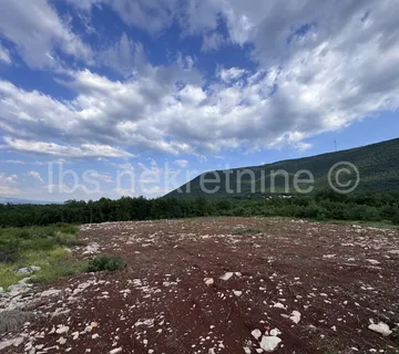 Građevinsko zemljište 500 m², Radošić - Radošić, Sinj