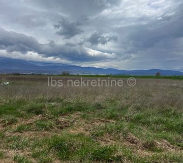 Sinj, građevinsko zemljište 637 m2 - cover