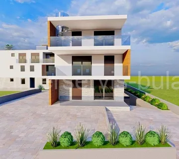 .::: Trosoban luksuzan stan s dvorištem u Vodicama :::. - cover