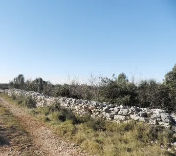 .::: Građevinsko zemljište 3.250 m2 na mirnoj lokaciji :::. - cover