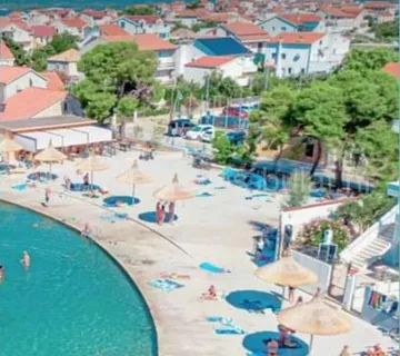 .::: Obiteljska kuća s lijepom okućnicom u Betini :::. - cover