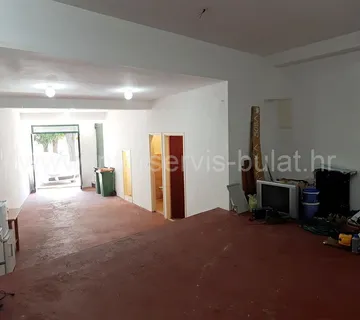 .::: Atraktivan poslovni prostor u centru Vodica :::. - cover