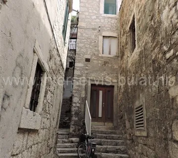 .::: Kamena kuća u Docu :::. - cover