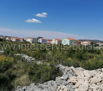 .::: Velika građevinska parcela u Vodicama :::. - cover