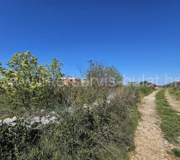 .::: Prostrano građevinsko zemljište u Vodicama :::. - cover