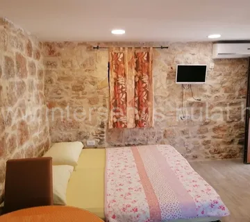 .::: Kuća sa dvije garsonijere u Tisnom :::. - cover