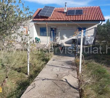 .::: Prizemnica s maslinikom na osami :::.  - cover