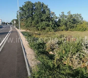 .::: AKCIJA - Građevinska parcela u Unešiću :::. - cover