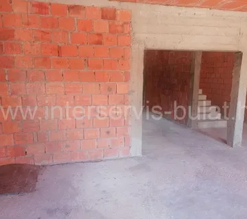 .::: Kuća u grubim radovima na Brodarici :::. - cover