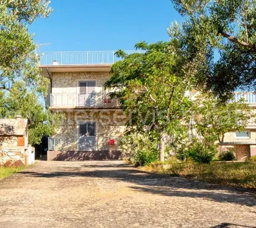 .::: Komforna obiteljska kuća s visokim potencijalom :::. - cover