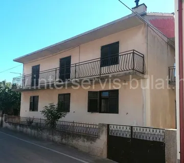 .::: Pirovac, katnica starije gradnje s dva stana :::. - cover