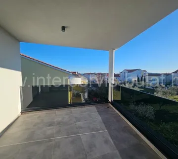 .::: Dvosoban stan u novogradnji u Vodicama :::. - cover