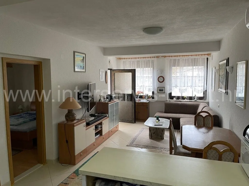 .::: Stan u Pirovcu, 50m do plaže :::. - cover