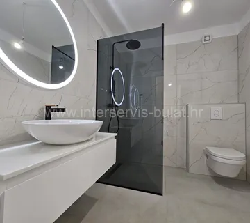 .::: Luksuzan stan s pogledom na more :::. - cover