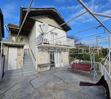 .::: Zanimljiva obiteljska kuća u Bilicama :::. - cover