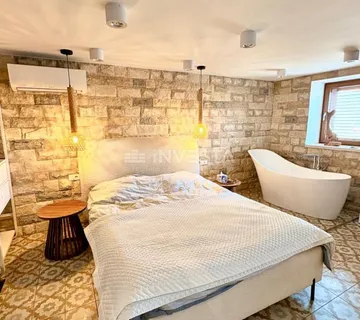 Vodnjan, renovirana istarska kuća s pogledom na more