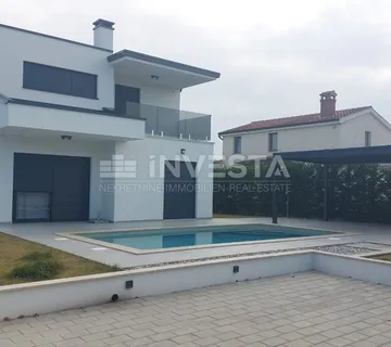 Moderna vila u okolici Poreča s pogledom na more