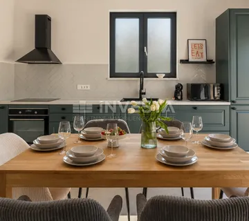 Fažana, luksuzni dvoetažni stan 78 m2, parking, blizina mora - Valbandon, Fažana
