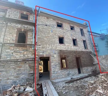 Juršići, kuća u nizu 174m2 sa dodatnim apartmanom - cover