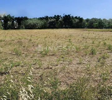 Vodnjan, atraktivno građevinsko zemljište 1.056 m2