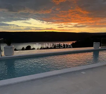 Moderna vila sa panoramskim pogledom na more - Raša