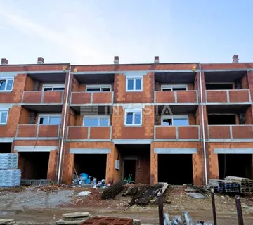 Šijana, novogradnja – stan s 2 spavaće sobe i garažom - Pula