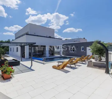 Vodnjan okolica, moderna kuća za odmor s bazenom, 195 m2