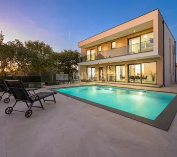 Svetvinčenat, prekrasna vila s bazenom, PRILIKA! POVOLJNO! - cover