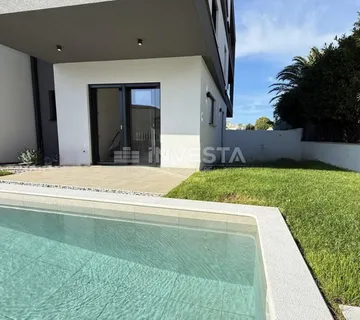 Medulin, Premantura, stan 95 m2 s privatnim bazenom, vrtom i 2 parkinga - cover