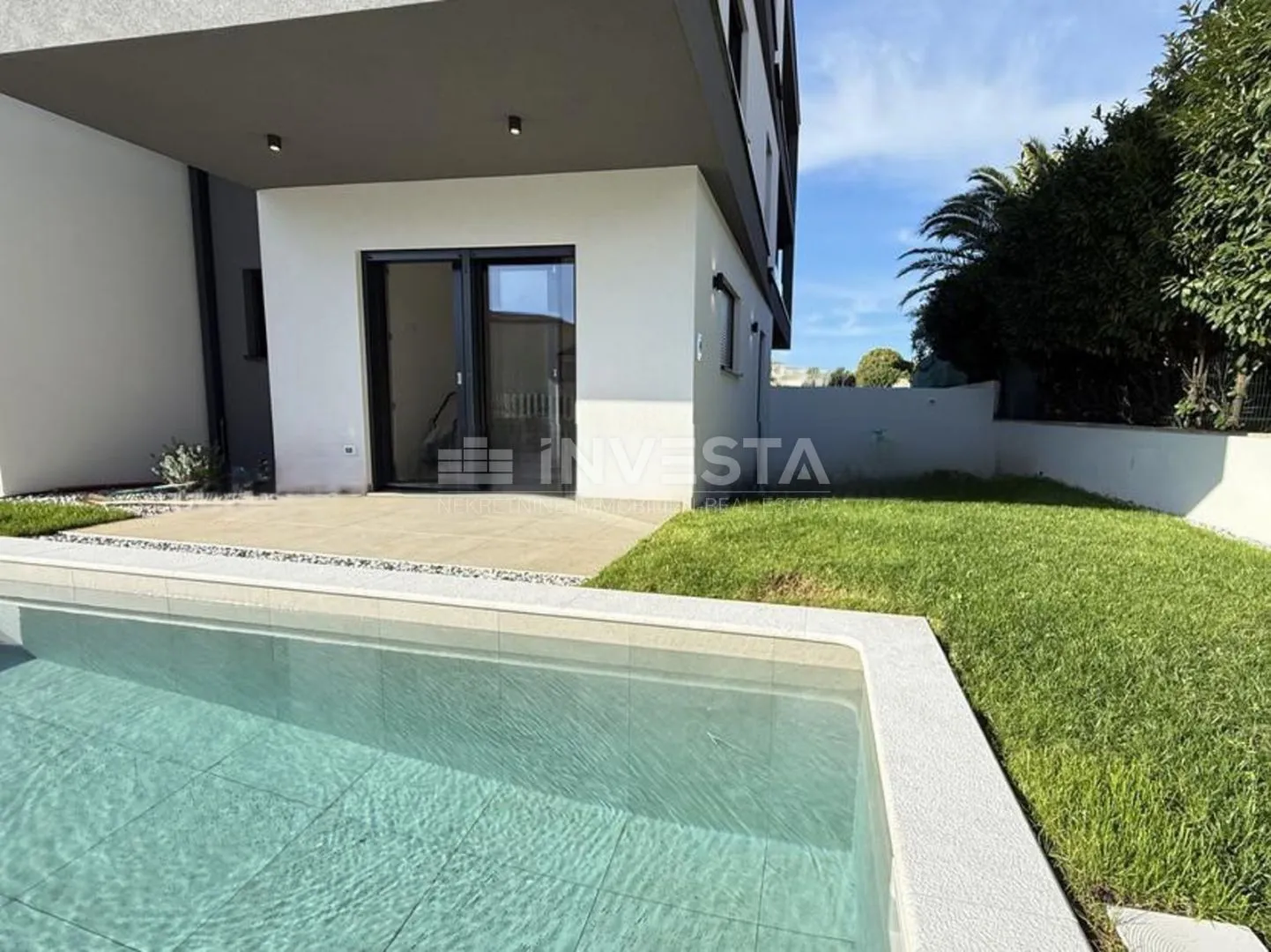 Medulin, Premantura, stan 95 m2 s privatnim bazenom, vrtom i 2 parkinga - cover