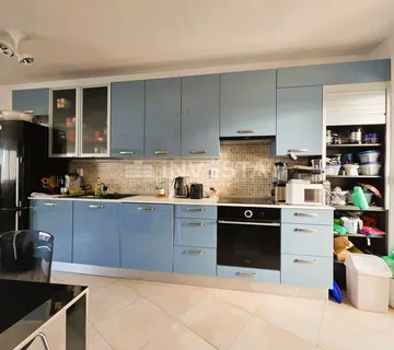 Pula – Štinjan, uređen stan 2SS, 1. kat, pogled na more - cover