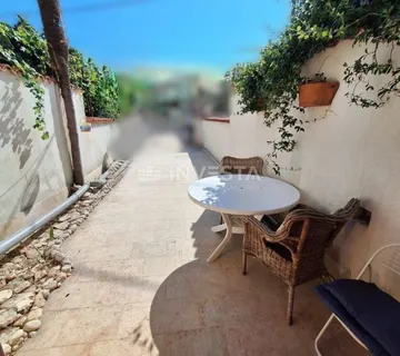 Ližnjan, rustikalna kuća u nizu - cover