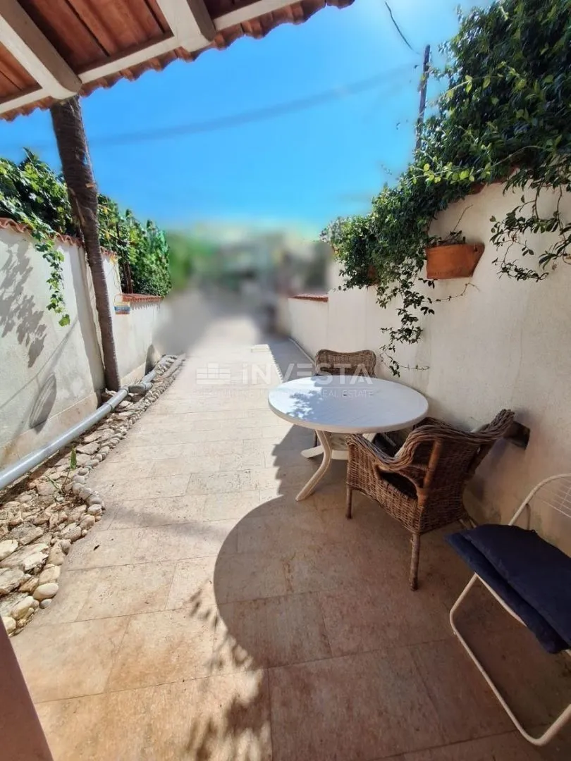 Ližnjan, rustikalna kuća u nizu - cover