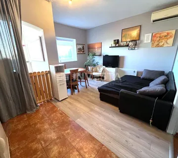 Peroj, prvi kat stan površine 42 m² - cover
