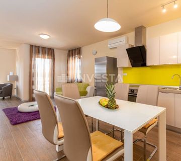 Moderan apartman na 1. katu, samo 200 m od mora - cover