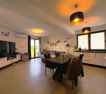 Pula, Veli Vrh, moderan stan s terasom i pogledom na more - cover