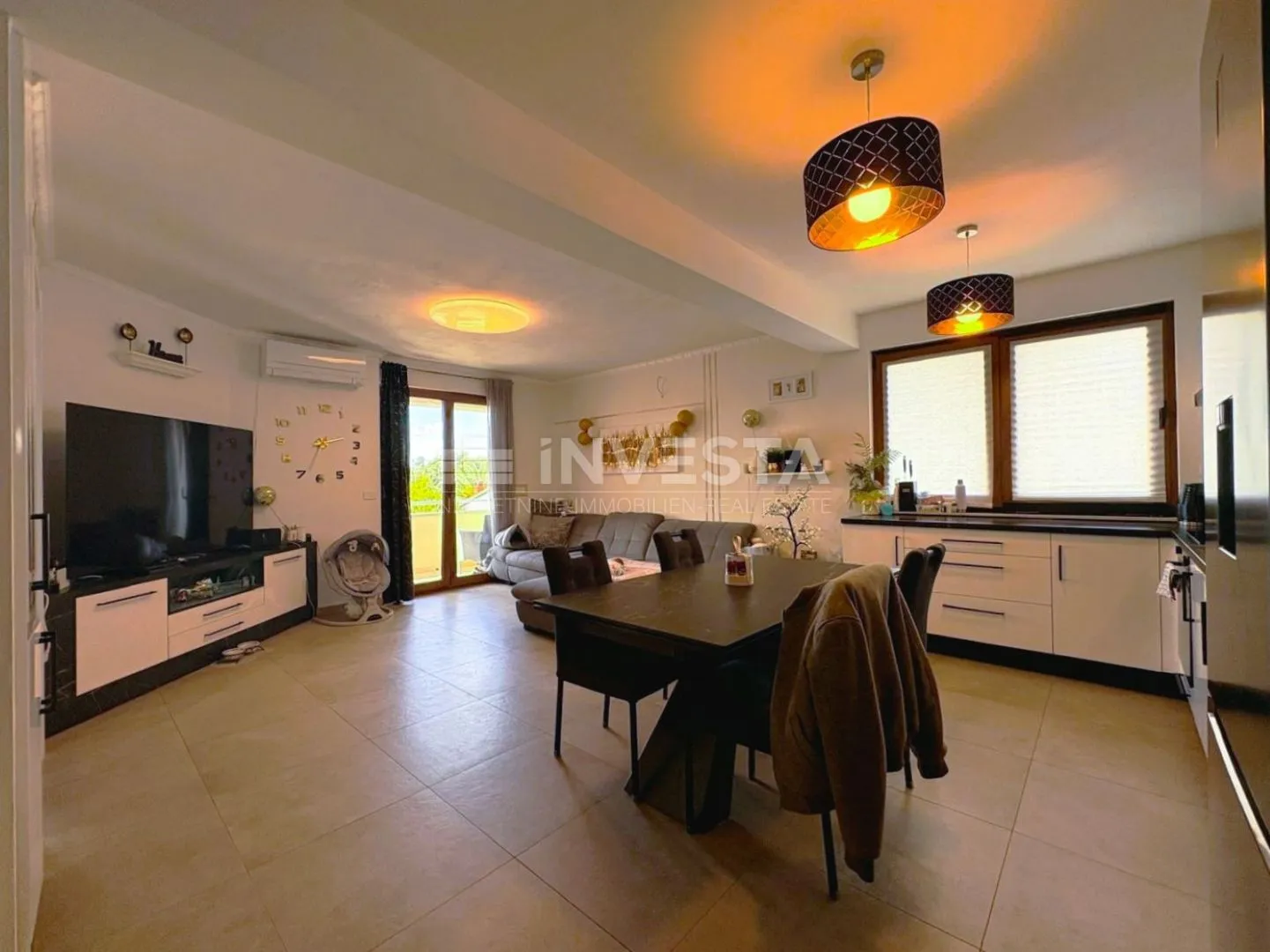 Pula, Veli Vrh, moderan stan s terasom i pogledom na more - cover