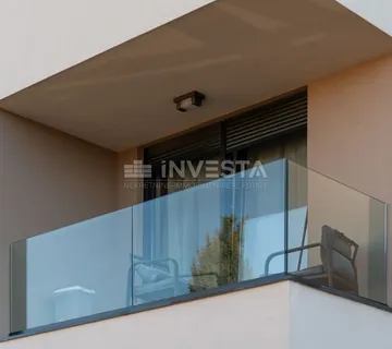 Banjole, novogradnja s uporabnom, dvosoban stan blizu mora - cover