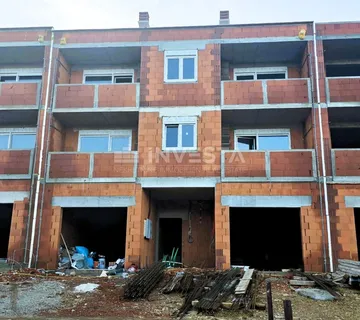 Više stanova u izgradnji u Šijani – 2 spavaće sobe, terasa i garažno mjesto - cover