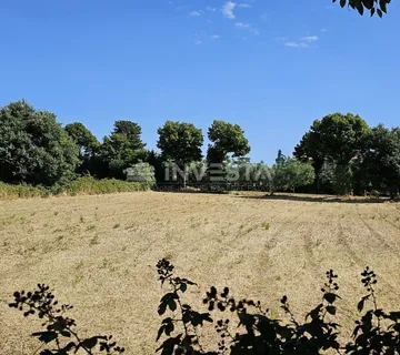 Vodnjan, atraktivno građevinsko zemljište 2112 m2 - cover