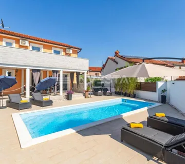 Kuća s okućnicom i bazenom - cover