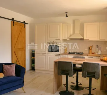 Peroj, renovirana kuća blizu mora - cover