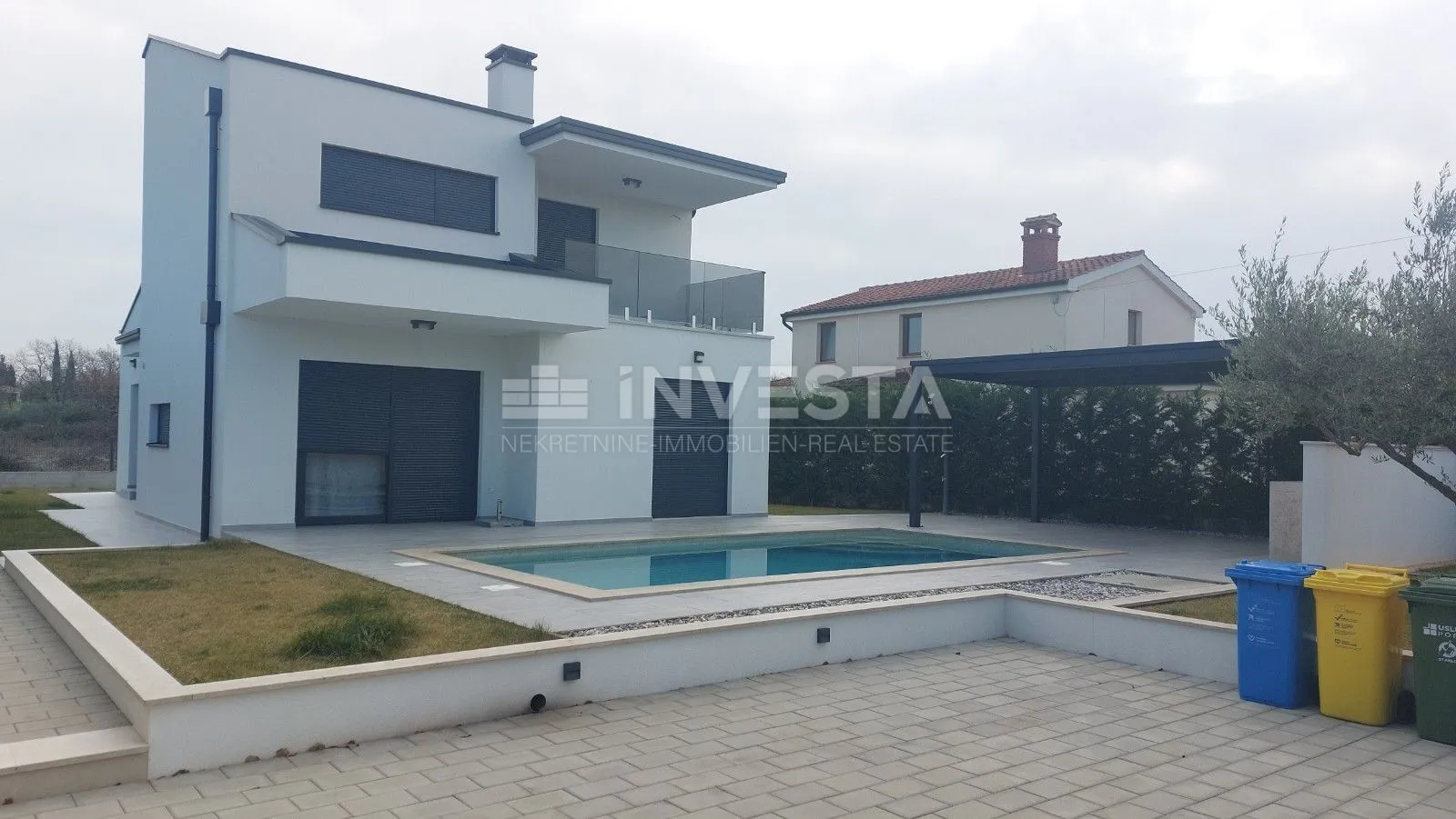 Moderna vila u okolici Poreča s pogledom na more - cover